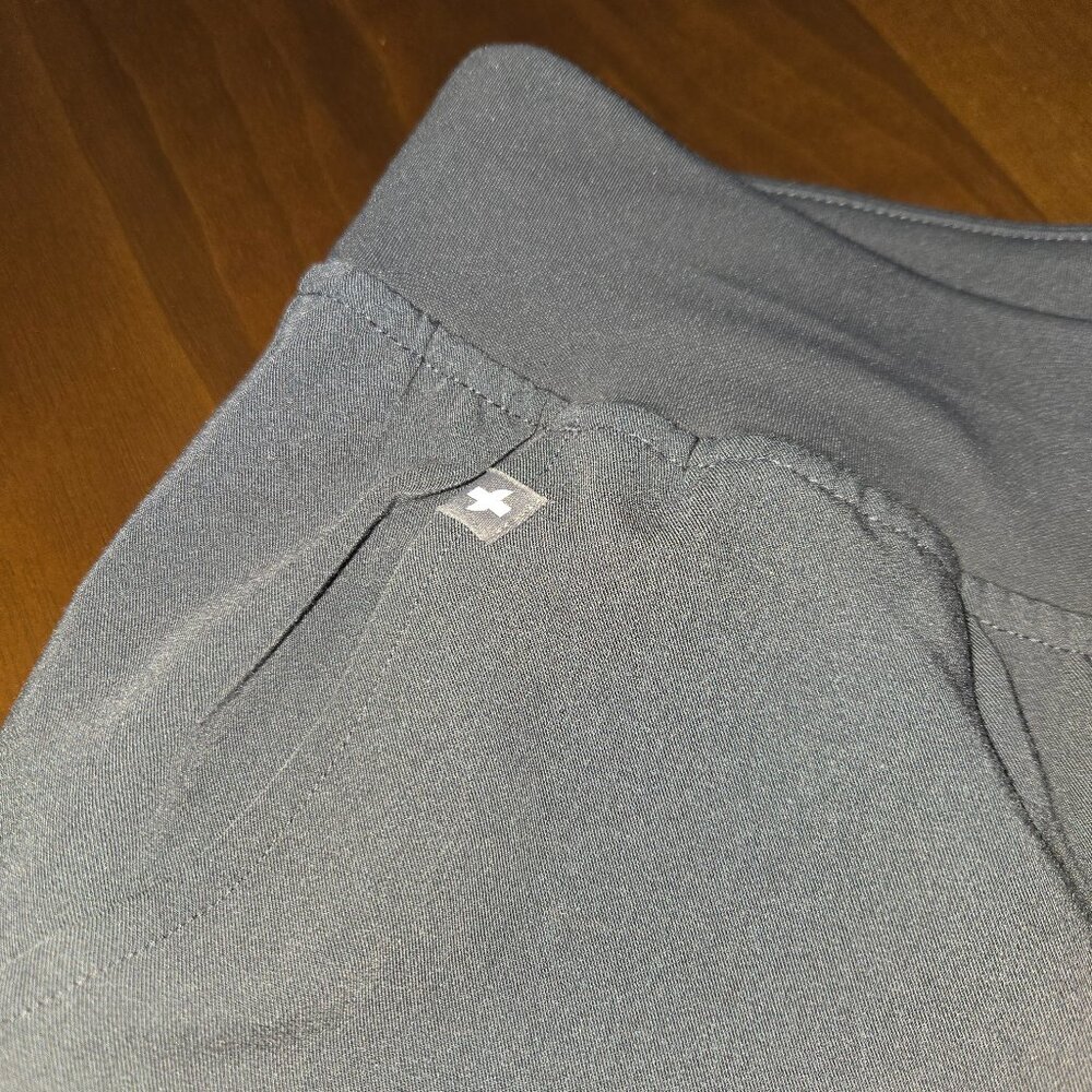 FIGS Men's Technical Collection Scrub Pants Gray Red Drawstring Size M